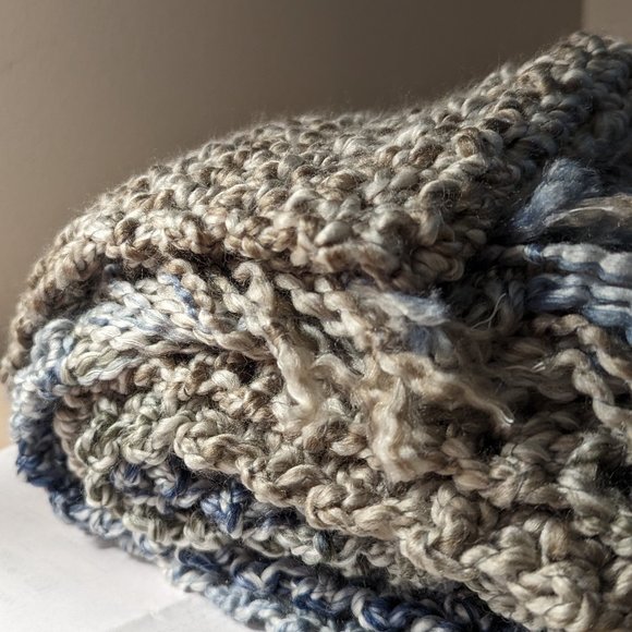 Ginormous Scarf Extra Long 180x5 Chunky Wrap Muffler Handmade Crochet Knit NWT - Picture 6 of 12